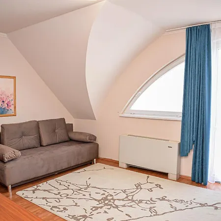 Heli Apartment Hajduszoboszlo